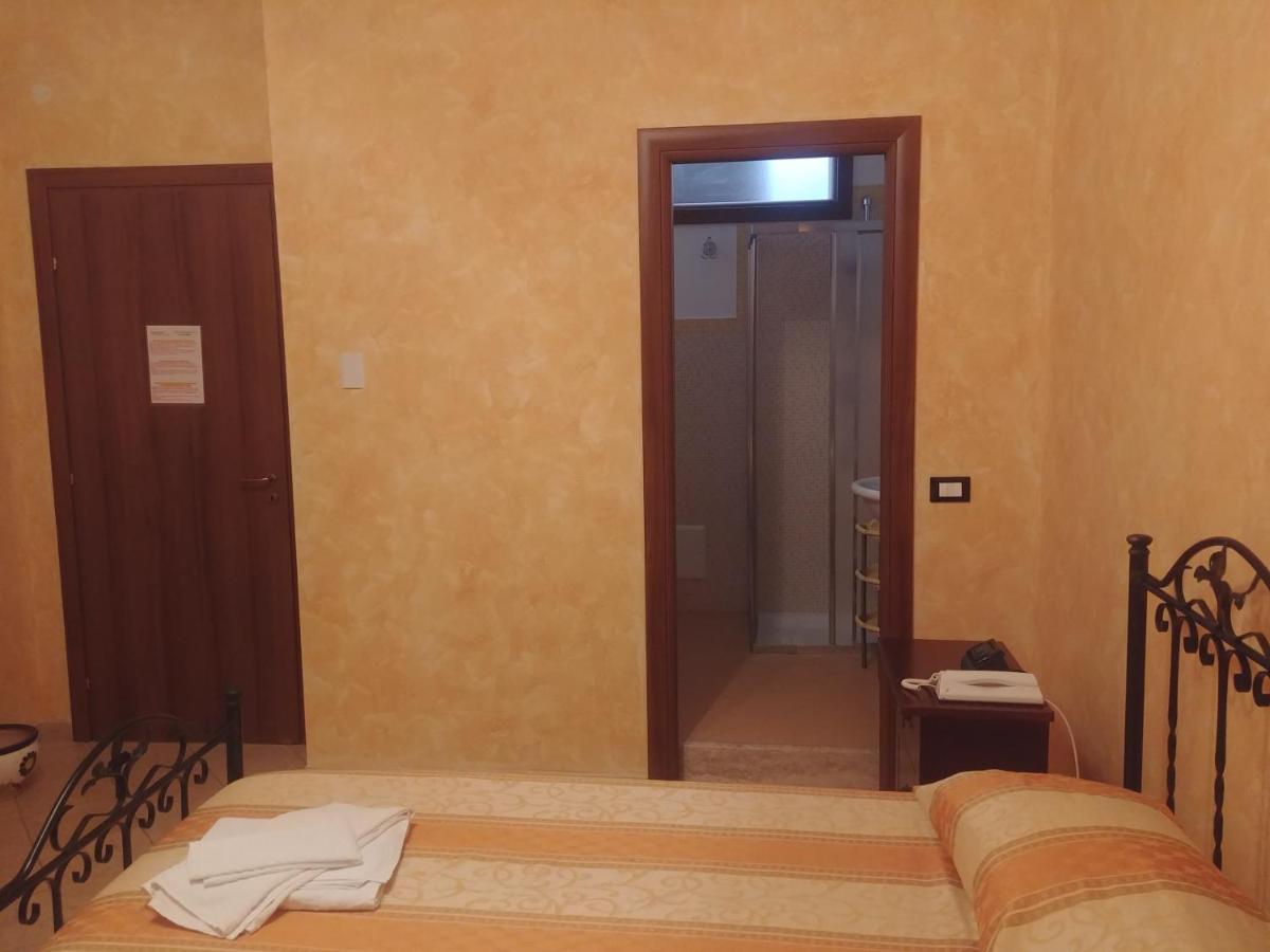 Paradise House Bed and Breakfast Calatabiano Exterior foto